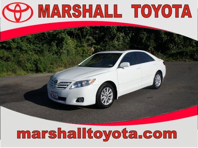 toyota camry 2011 white sedan xle gasoline 4 cylinders front wheel drive automatic 75672