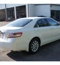 toyota camry 2011 white sedan xle gasoline 4 cylinders front wheel drive automatic 75672