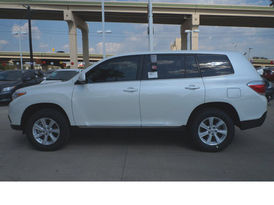 toyota highlander 2013 white suv gasoline 4 cylinders front wheel drive automatic 78232
