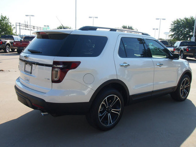 ford explorer 2013 off white suv sport gasoline 6 cylinders 4 wheel drive automatic 76011
