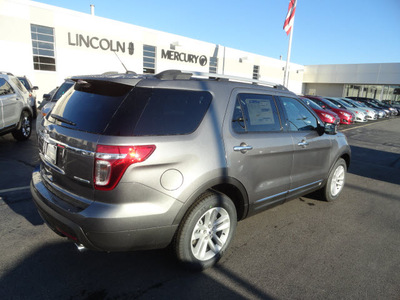 ford explorer 2014 gray suv xlt flex fuel 6 cylinders 2 wheel drive automatic with overdrive 60546