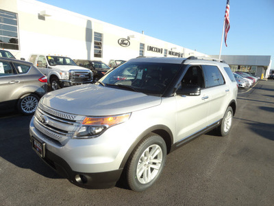 ford explorer 2014 silver suv xlt flex fuel 6 cylinders 2 wheel drive automatic with overdrive 60546