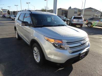 ford explorer 2014 silver suv xlt flex fuel 6 cylinders 2 wheel drive automatic with overdrive 60546