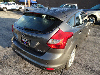 ford focus 2014 gray hatchback titanium flex fuel 4 cylinders front wheel drive automatic with overdrive 60546