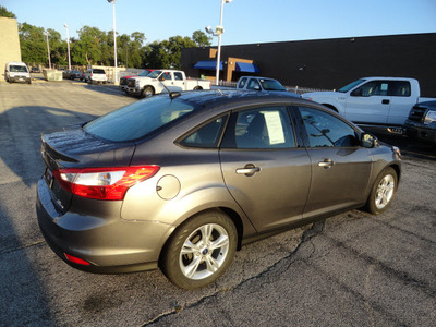 ford focus 2014 gray sedan se flex fuel 4 cylinders front wheel drive automatic with overdrive 60546