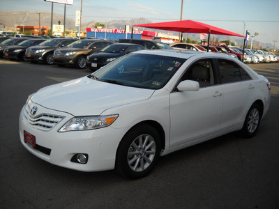 toyota camry 2010 white sedan gasoline 6 cylinders front wheel drive automatic 79925