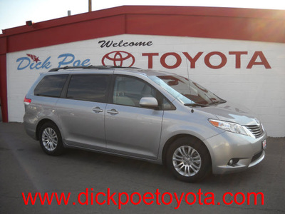 toyota sienna 2012 silver van gasoline 6 cylinders front wheel drive automatic 79925