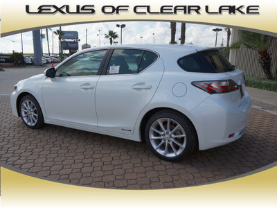 lexus ct 200h 2013 white hatchback hybrid 4 cylinders front wheel drive cont  variable trans  77546