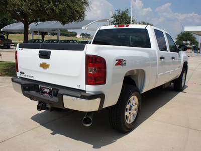 chevrolet silverado 2500hd 2014 white lt diesel 8 cylinders 4 wheel drive automatic 76051