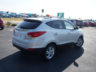 hyundai tucson 2013 silver gls gasoline 4 cylinders front wheel drive 6 speed automatic 76234