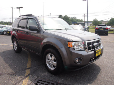 ford escape 2009 sterling gray suv xlt gasoline 4 cylinders front wheel drive automatic with overdrive 07724