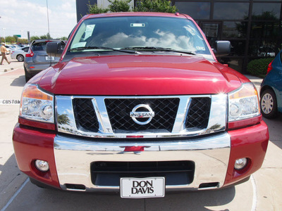 nissan titan 2013 red sv 8 cylinders automatic 76011