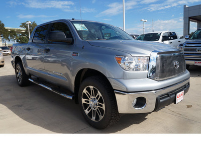 toyota tundra 2013 silver grade gasoline 8 cylinders 2 wheel drive automatic 78232