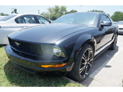 ford mustang 2008 black coupe v6 deluxe gasoline 6 cylinders rear wheel drive automatic 78729