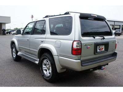toyota 4runner 2001 silver suv sr5 gasoline 6 cylinders dohc rear wheel drive automatic 75672