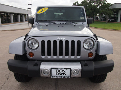 jeep wrangler unlimited 2013 silver suv sahara gasoline 6 cylinders 4 wheel drive automatic 76011