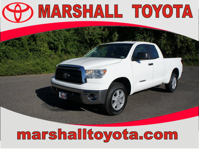 toyota tundra 2010 white grade gasoline 8 cylinders 2 wheel drive automatic 75672