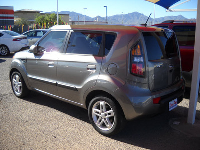 kia soul 2010 gray hatchback gasoline 4 cylinders front wheel drive automatic 79925
