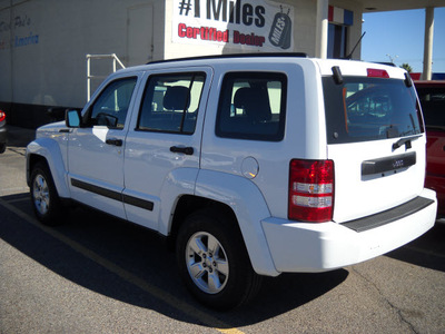 jeep liberty 2012 white suv sport gasoline 6 cylinders 2 wheel drive automatic 79925