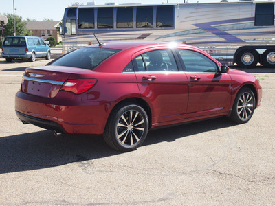 chrysler 200 2014 red sedan limited 6 cylinders automatic 79029