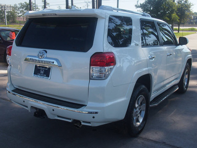toyota 4runner 2011 white suv sr5 6 cylinders automatic 77339