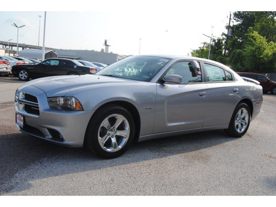 dodge charger 2014 silver sedan r t plus 8 cylinders automatic 77017
