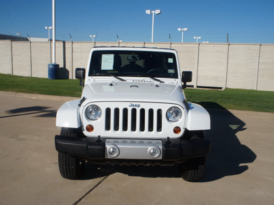 jeep wrangler unlimited 2013 white suv sahara gasoline 6 cylinders 4 wheel drive automatic 76108