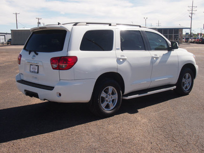 toyota sequoia 2010 white suv sr5 gasoline 8 cylinders 2 wheel drive automatic 79110