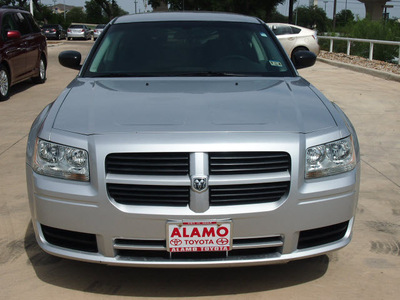dodge magnum 2008 silver wagon gasoline 6 cylinders rear wheel drive automatic 78232