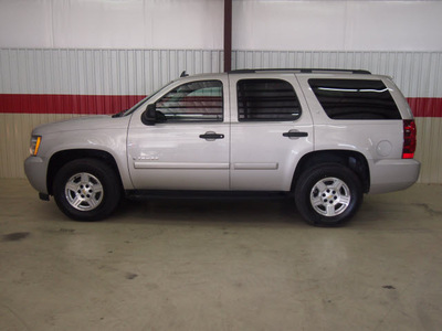 chevrolet tahoe 2007 silver suv ls gasoline 8 cylinders rear wheel drive automatic 79110