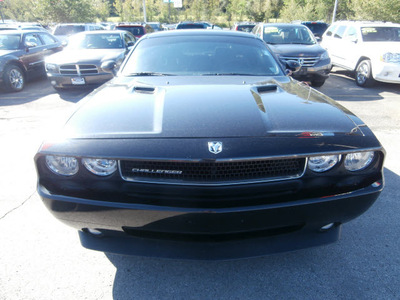 dodge challenger 2010 black coupe se gasoline 6 cylinders rear wheel drive shiftable automatic 13502