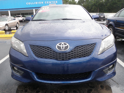 toyota camry 2011 blue sedan se gasoline 4 cylinders front wheel drive automatic 32401