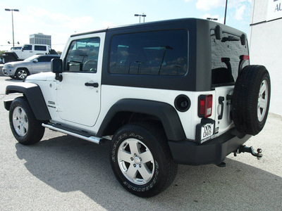 jeep wrangler 2012 white suv sport gasoline 6 cylinders 4 wheel drive automatic 76011