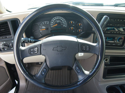 chevrolet avalanche 2005 black 1500 lt flex fuel 8 cylinders rear wheel drive automatic 76011