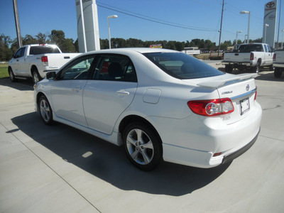 toyota corolla 2013 white sedan s gasoline 4 cylinders front wheel drive automatic 75503