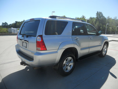 toyota 4runner 2007 silver suv sr5 gasoline 8 cylinders rear wheel drive automatic 75503