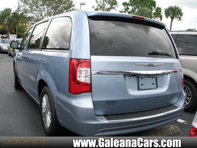 chrysler town and country 2013 lt  blue van touring l flex fuel 6 cylinders front wheel drive automatic 33912