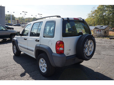 jeep liberty 2002 white suv sport flex fuel v6 4 wheel drive automatic 08812