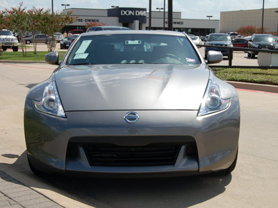 nissan 370z 2009 lt  gray coupe gasoline 6 cylinders rear wheel drive 6 speed manual 76011