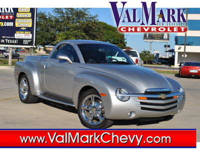 chevrolet ssr 2004 silver ls gasoline 8 cylinders rear wheel drive automatic 78130