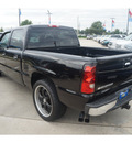 chevrolet silverado 1500 2006 black ls2 gasoline 8 cylinders rear wheel drive automatic 77090