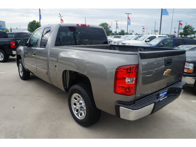 chevrolet silverado 1500 2013 gray pickup truck ls flex fuel 8 cylinders 2 wheel drive automatic 77090