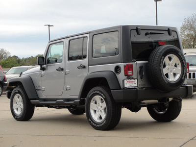 jeep wrangler unlimited 2014 silver suv sport gasoline 6 cylinders 4 wheel drive automatic 62034