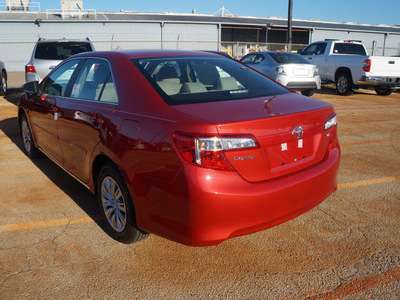 toyota camry 2014 red sedan le gasoline 4 cylinders front wheel drive automatic 76053