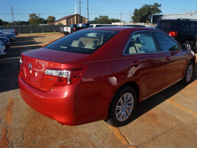 toyota camry 2014 red sedan le gasoline 4 cylinders front wheel drive automatic 76053