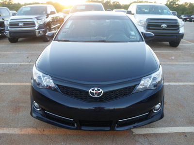 toyota camry 2014 dk  gray sedan se gasoline 4 cylinders front wheel drive automatic 76053