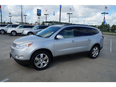 chevrolet traverse 2012 silver suv ltz gasoline 6 cylinders all whee drive 6 speed automatic 77090