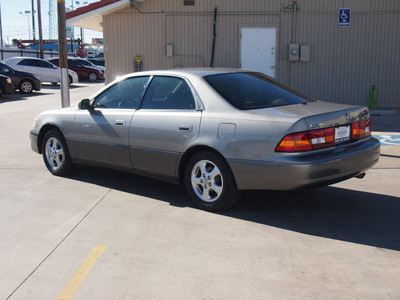 lexus es 300 1999 lt  gray sedan gasoline v6 front wheel drive automatic 79110