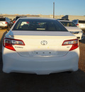 toyota camry 2014 white sedan se gasoline 4 cylinders front wheel drive automatic 76053