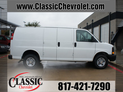 chevrolet express cargo 2014 white van 2500 flex fuel 8 cylinders rear wheel drive automatic 76051